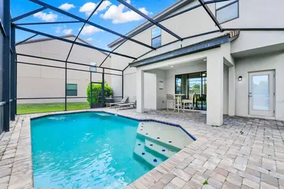 Image de Spacious 3br+Den with Pool, Near Disney & More