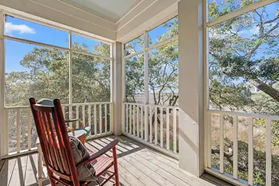 Image de Beach villa in Litchfield by the Sea. Fish, bike, golf, & pools. Walk to ocean!
