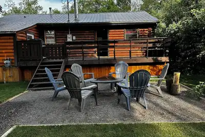 Image de Cozy rustic cabin in the beautiful moose mountains. At Kenosee Lake Saskatchewan