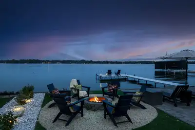 Image de Aug Discounted! Private Lakefront | Kayaks |Bikes