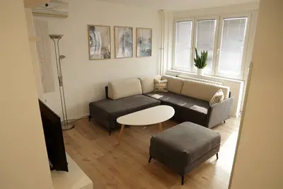 Image de Theatre View Banja Luka - Apartment with Balcony