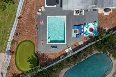 Image de Seminole Beachhouse | Pool/Hottub/putput-sleeps 12