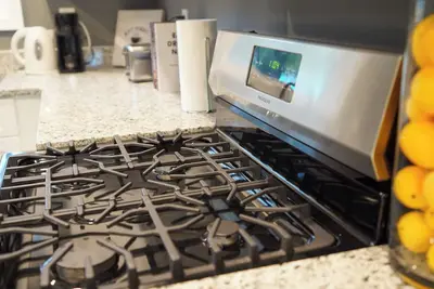 Image de Cozy 3-Bedroom Home with WiFi & Ac – Just 8 Minutes from the Airport!