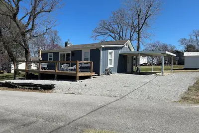 Charming 2-bedroom cottage with WiFi, Ac in wonderful Eucha