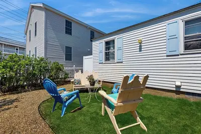 Image de Hampton Beach cottage:  walk to the beach & town w/ private backyard