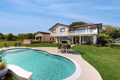 Image de Main home with guest house & private pool