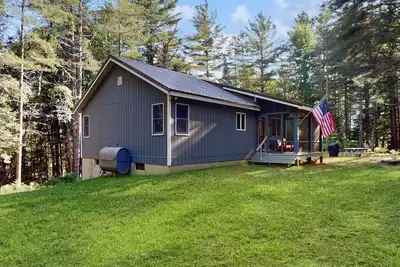 Image de Dog-friendly, riverfront cabin with grill, kayaks and firepits