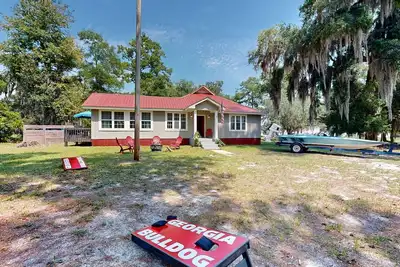 Image de Full 3 ensuite home in fish camp community w\/ kayaks, bikes and boat parking