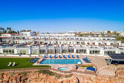Image de Dog-friendly ocean-view home with heated outdoor pool, hot tub, streaming, patio