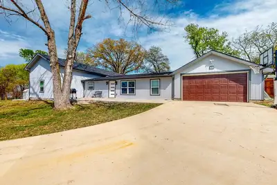 Image de Exquisite Waterfront - New Construction w\/ Kitchen