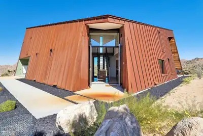 Image de Desert stunner in Joshua Tree with mountain view - near town & park entrance