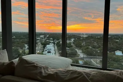 Image de Lux, Spacious 2b Penthouse w/ Stunning Views