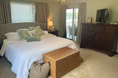 Image de Charming 3-bedroom condo in phenomenal Alexander City. Great View of Lake Martin