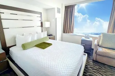Image de Ocean Front Condo with Casino and Boardwalk Views And Free Parking!