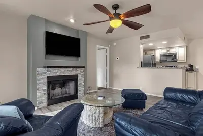 Image de Cozy 2-Br apartment in charming Fountain Hills & gorgeous red mountains around