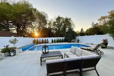 Image de Private pool oasis - hot tub - great location