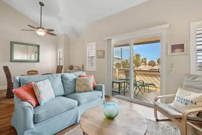 Image de Minutes to the Beach: Family Townhome