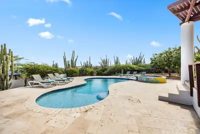 Image de Beautiful 5br Villa *Zen*Nature*Views*Bbq*BathTub*
