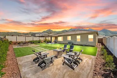 Spacious Getaway Home in Riverside