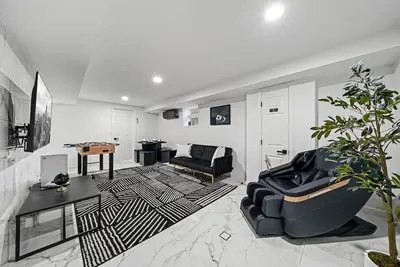 Image de 28 Bed Heaven |20mins to Nyc| Massage Chairs