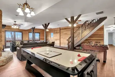 Image de 5 Bedroom Suites, Hot Tub, Jacuzzi Tub & Game Room