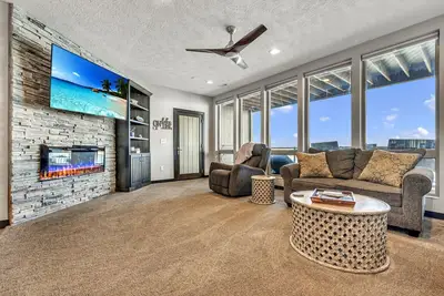 Image de Sunset Shores in the Stillwater Building at Bridges Bay Resort (Lakefront)