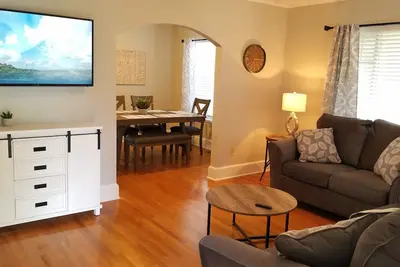Image de Cozy and Clean in Downtown Morristown