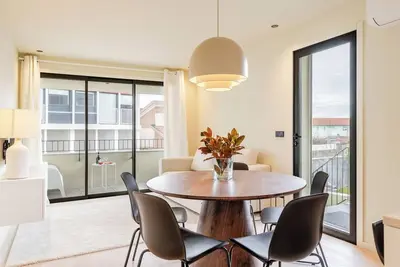 Image de HostWise - Stylish Flat with Terrace and Garage