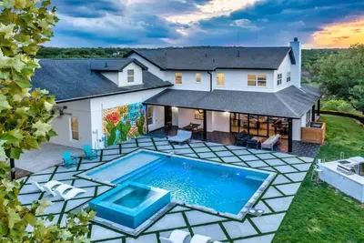 Image de The Crown Jewel | Heated Pool | Venue | Sleeps 40