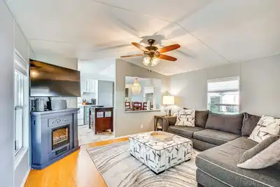 Image de 27 Mi to The Villages: Lush Home w/ Outdoor Space!