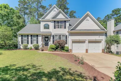 Image de Fire Pit + Pool Access: Quiet Holly Springs Home