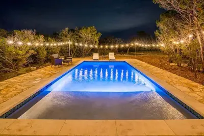 Image de Hill Country Oasis with Pool & Tub