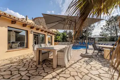 Image de Club Villamar - Profitez de vacances relaxantes et ensoleillées dans ce superbe appartement.