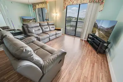 Image de 2br Holiday Towers, Newly Remodeled, Balcony, Pool