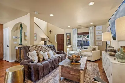 Image de Stunning Golf Course View Home in Flagstaff Ranch