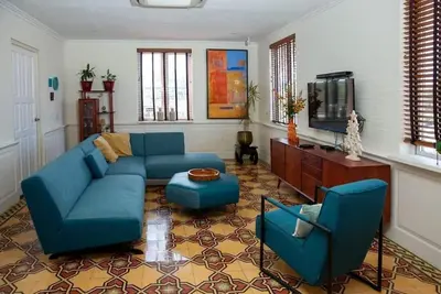 Image de Executive apartment in downtown Oranjestad - only 7 min walk from the beach!