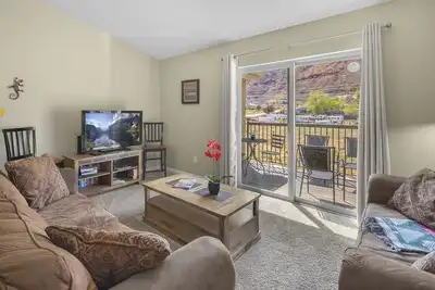 Image de New! Redcliff Condo | Pool/Hot Tub | Close to Town & Ntl Parks