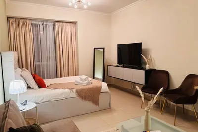 Image de 3 mins to Metro, Cozy Studio With City Views