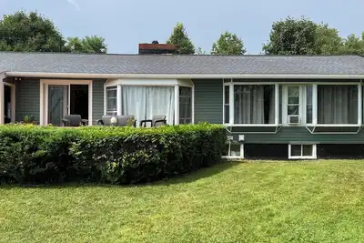Image de Private home on the lake with gorgeous views & modern amenities that sleeps 10