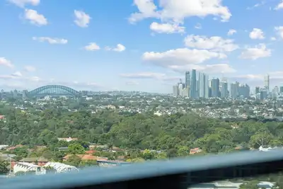 Image de Luxury retreat 2 Bedroom, with Sydney Harbour Bridge Views, walk to stadium