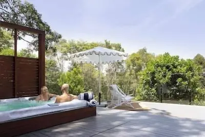 Image de Waterfall Lodge - Timeless Grandeur and Luxury