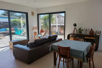 Image de Maison calme à 200 m de l'océan.