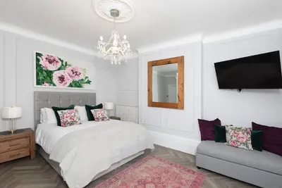 Image de Appartement-Vue sur la baie-Salle de bain privée séparée-de Luxe-Eden - Beach. . .