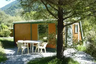 Image de Cabane 3 étoiles - Piscine  - ccbaddb