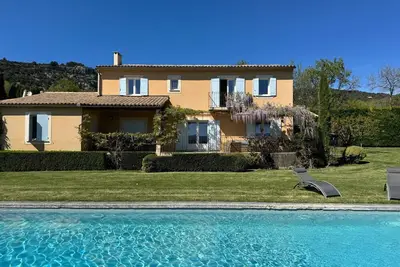 Image de Provencal house in Saint-Saturnin-Les-Apt. Breathtaking views & walk to village