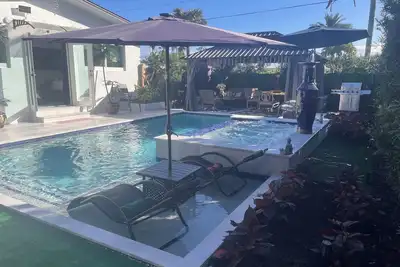 Image de L@@K - FreeZone Ft Lauderdale Getaway - Near Beach & Downtown