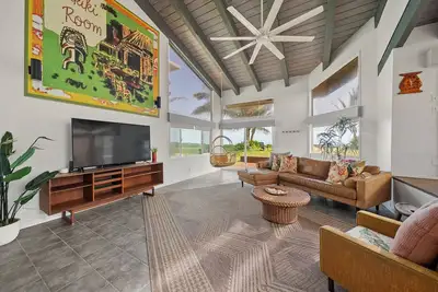 Image de Dolphin House by Gather: North Shore Escape w/ Direct Beach Access