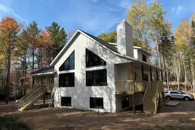 Image de New 3-bedroom house on Spider Lake and Turtle River on a private 3 acre lot.
