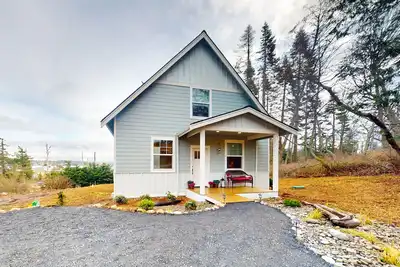 Image de Serene Lummi Island Retreat with hot tub, stunning water & Mt. Baker Views