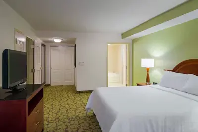 Image de Enjoy Hartford: Refreshing Stay with Free Parking, Near Attractions! Indoor Pool